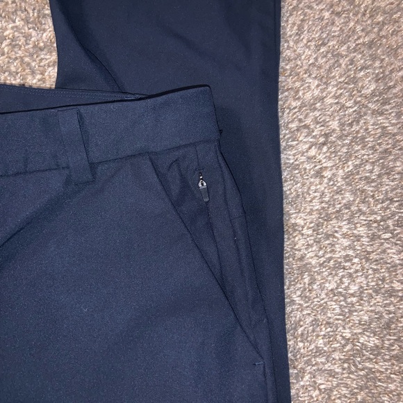 Lululemon Men's Commission Classic-Tapered Golf Pant 27", Size 34, Navy - Picture 3 of 6